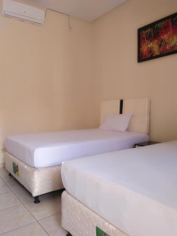 Deka Homestay Mataram Exterior foto